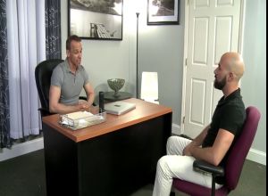 Гей секс с новым сотрудником фирмы